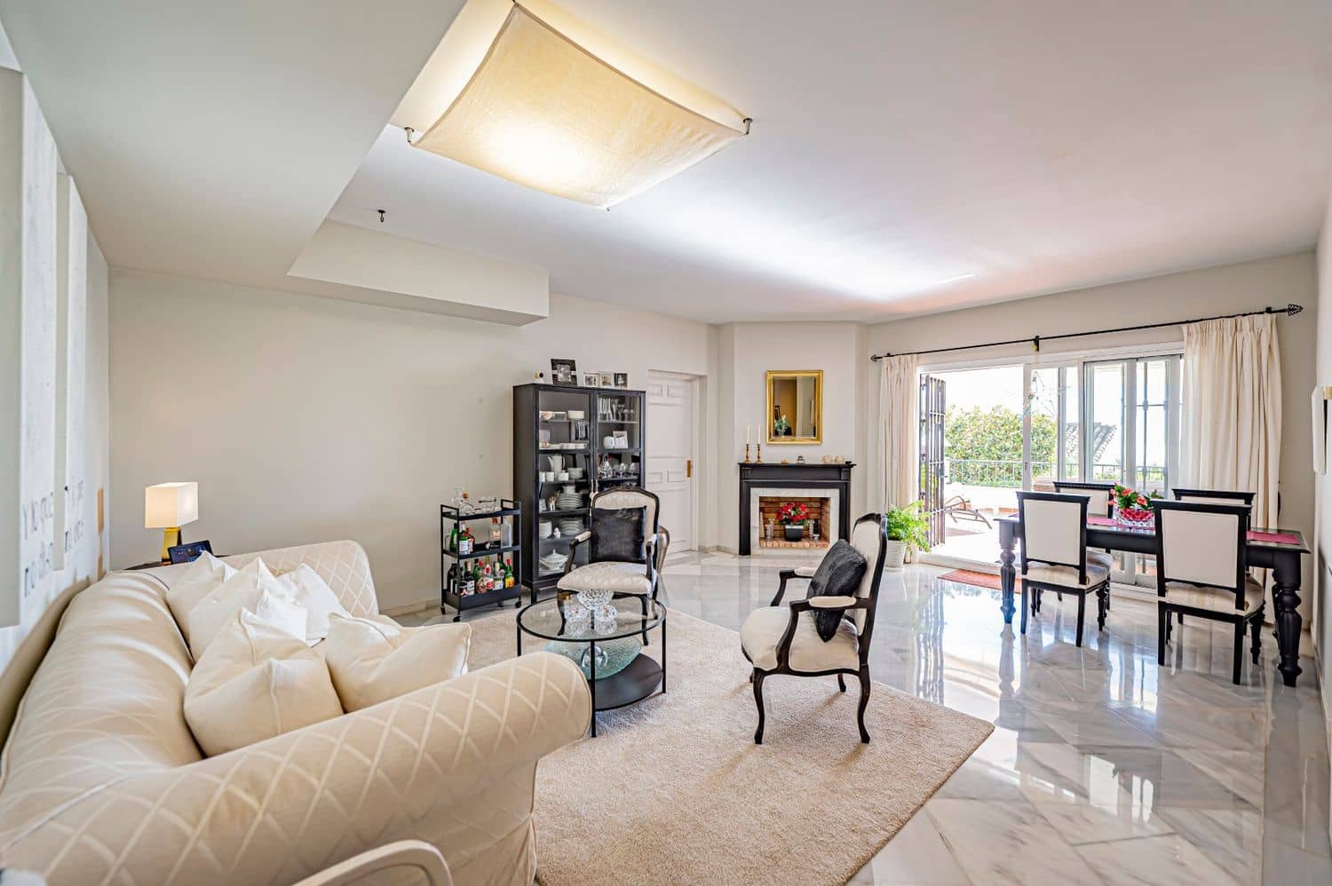 2 makuuhuone Huoneisto myytävänä paikassa La Quinta mukana uima-altaan 
autotalli - 535 000 € (Ref: 9797578)