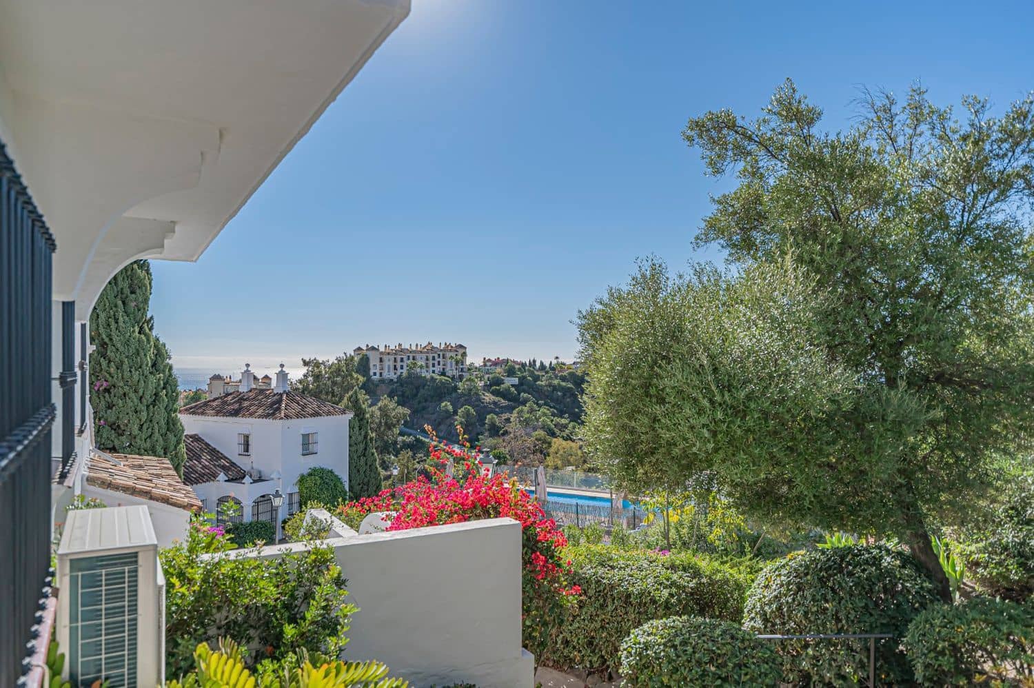 2 makuuhuone Huoneisto myytävänä paikassa La Quinta mukana uima-altaan 
autotalli - 535 000 € (Ref: 9797578)