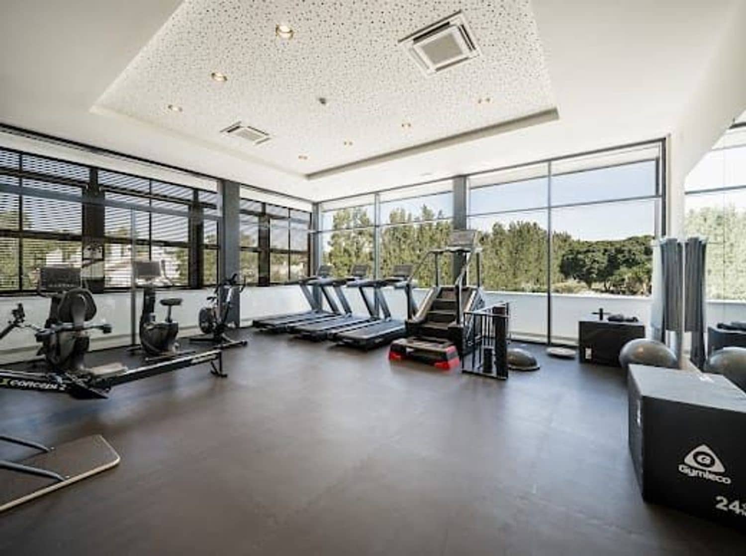 2 makuuhuone Huoneisto myytävänä paikassa La Quinta mukana uima-altaan 
autotalli - 535 000 € (Ref: 9797578)