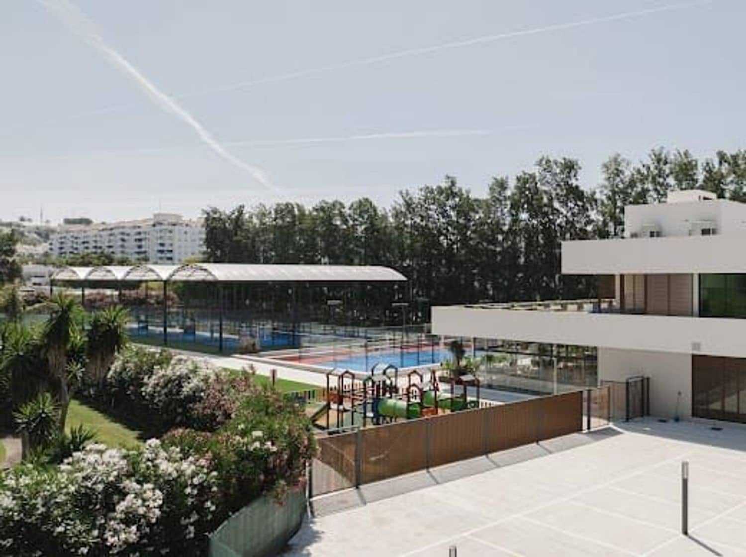 2 makuuhuone Huoneisto myytävänä paikassa La Quinta mukana uima-altaan 
autotalli - 535 000 € (Ref: 9797578)