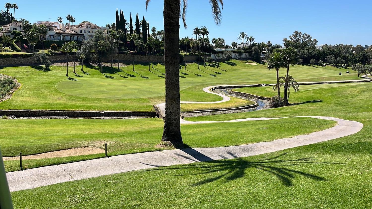 2 makuuhuone Huoneisto myytävänä paikassa La Quinta mukana uima-altaan 
autotalli - 535 000 € (Ref: 9797578)