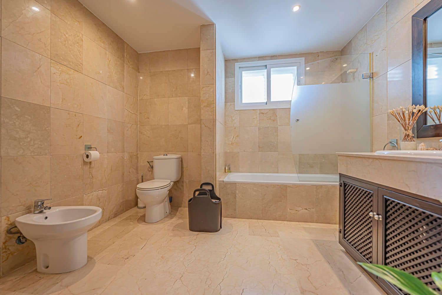 4 slaapkamer Appartement te koop in New Golden Mile met zwembad garage - € 885.000 (Ref: 9797581)