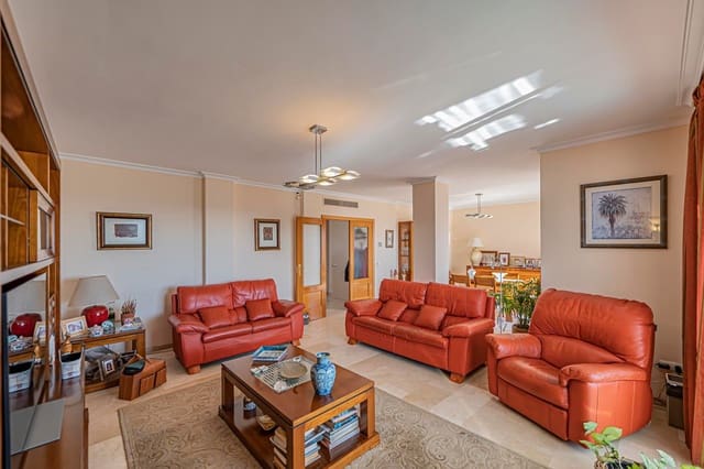 4 slaapkamer Appartement te koop in La Concha - Resina Golf, Estepona met zwembad garage - € 885.000 (Ref: 9797581)