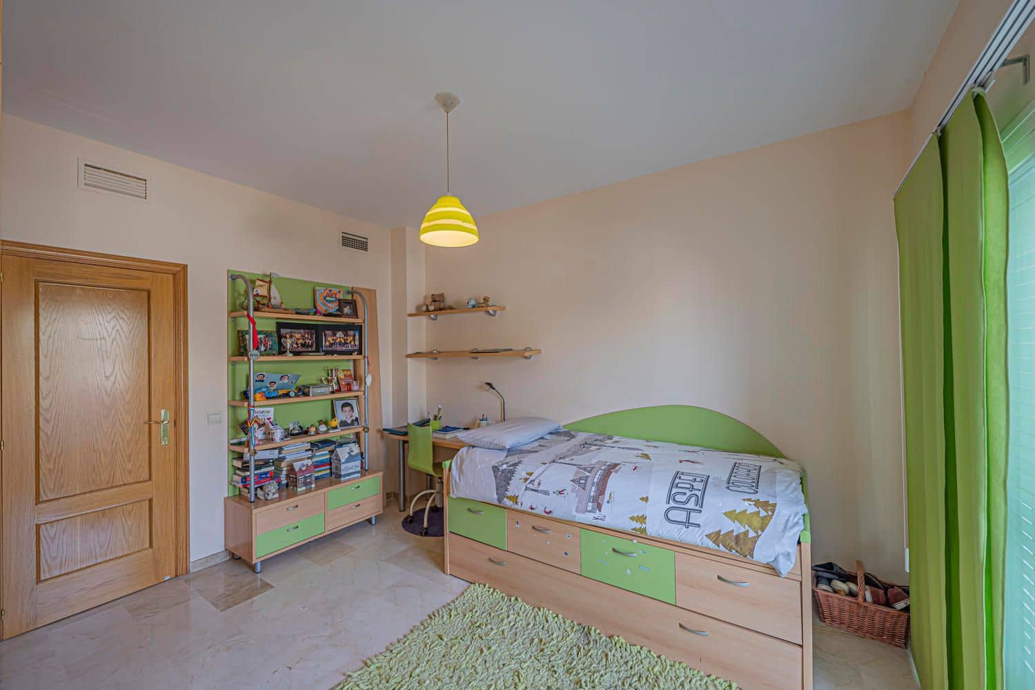 4 slaapkamer Appartement te koop in New Golden Mile met zwembad garage - € 885.000 (Ref: 9797581)