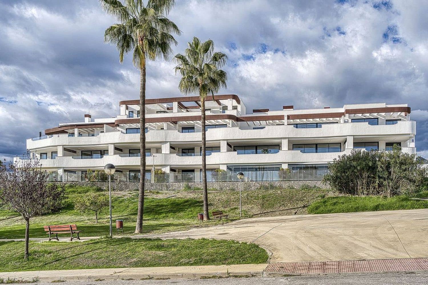 3 soverom Leilighet til salgs i Estepona med svømmebasseng garasje - € 1 150 000 (Ref: 9797582)