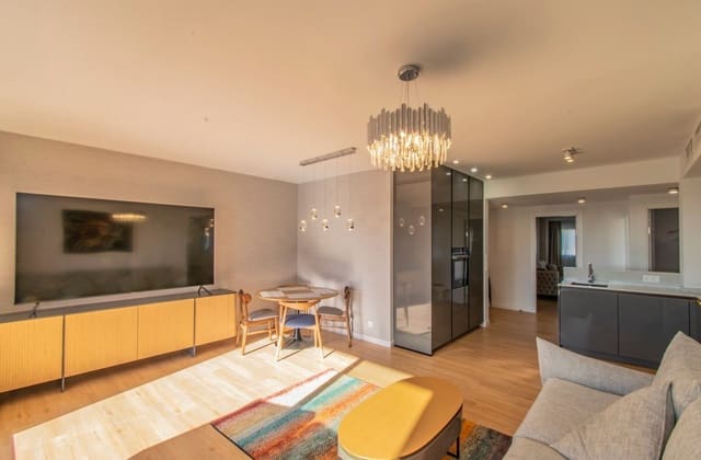 Apartamento de 3 habitaciones en Resinera-Voladilla, Estepona en venta con piscina garaje - 950.000 € (Ref: 9797583)