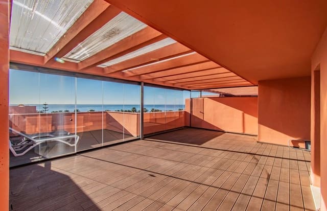 Apartamento de 3 habitaciones en Resinera-Voladilla, Estepona en venta con piscina garaje - 950.000 € (Ref: 9797583)