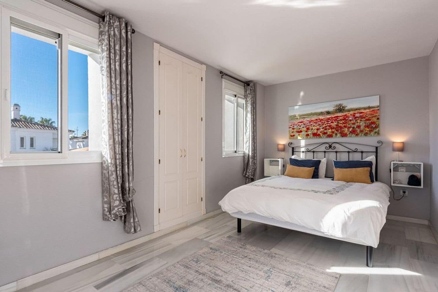 2 Zimmer Apartment zu verkaufen in Nueva Andalucia mit Pool Garage - 499.000 € (Ref: 9797584)