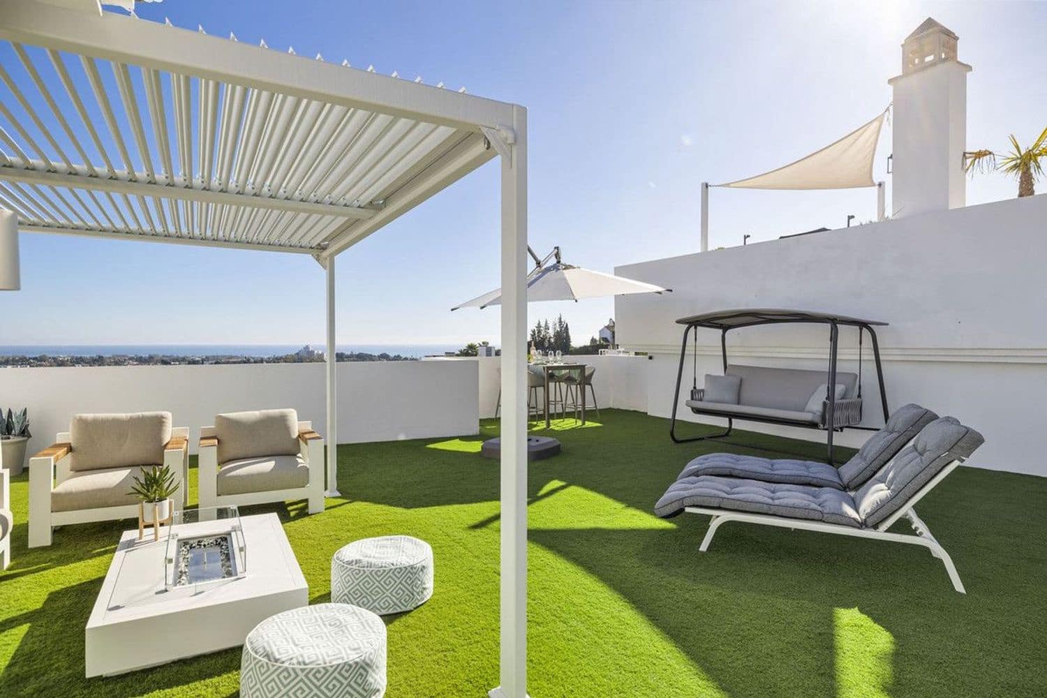 3 sypialnia Apartament na sprzedaż w Benahavis z basenem garażem - 695 000 € (Ref: 9797585)