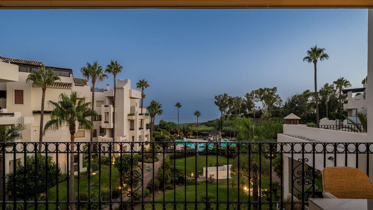 3 Zimmer Apartment zu verkaufen in New Golden Mile mit Pool Garage - 1.995.000 € (Ref: 9797587)