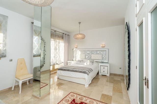 4 camera da letto Appartamento in vendita in Playa Bajadilla - Puertos, Marbella con garage - 1.345.000 € (Rif: 9797588)
