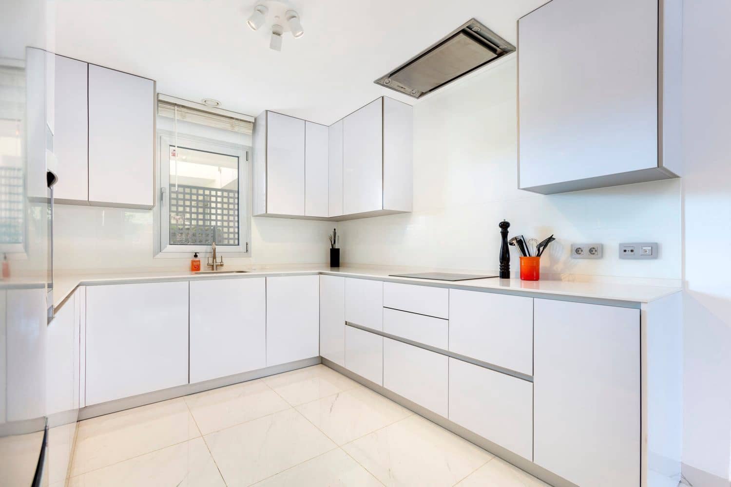 3 Zimmer Apartment zu verkaufen in New Golden Mile mit Pool Garage - 498.500 € (Ref: 9797592)