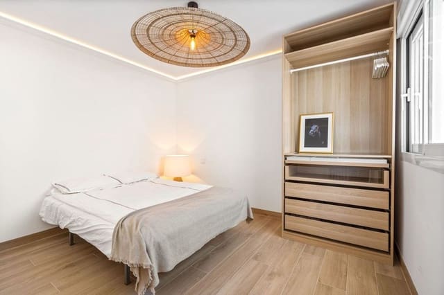 4 soveværelse Byhus til salg i Nueva Alcántara, Marbella med garage - € 1.155.000 (Ref: 9797593)