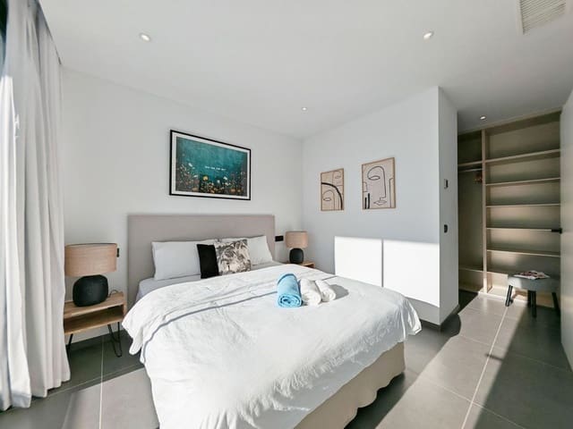 4 quarto Moradia para venda em Valle Romano Golf, Estepona com piscina garagem - 1 300 000 € (Ref: 9797594)