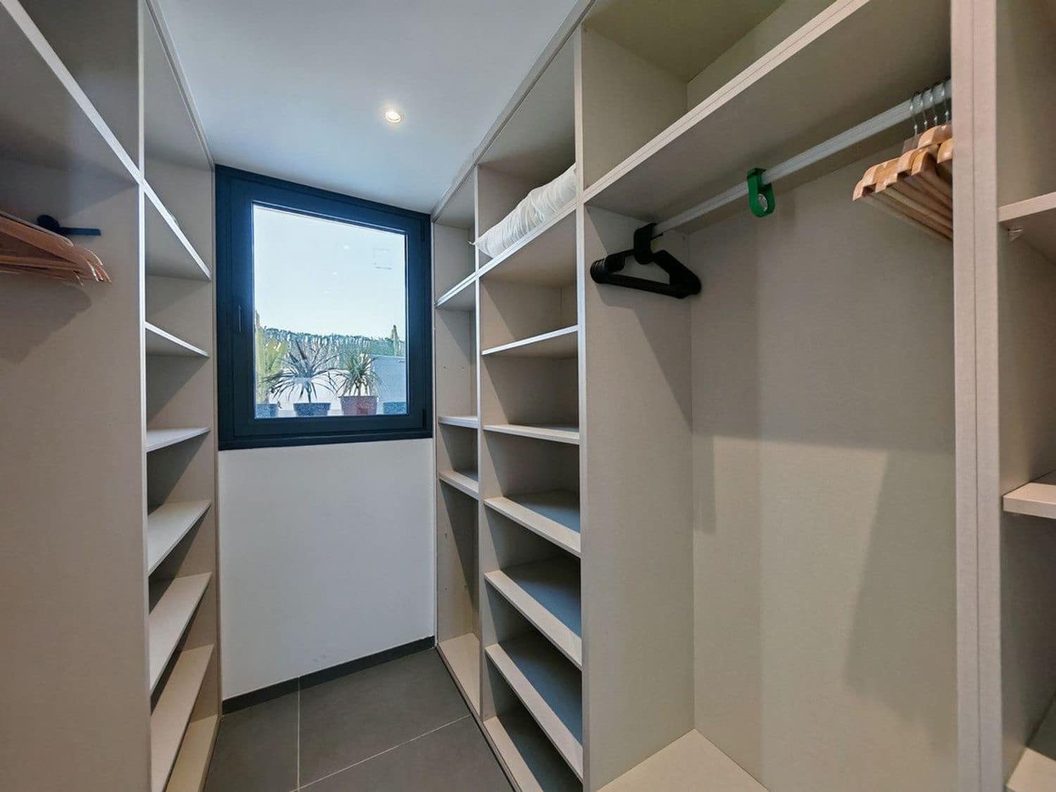 4 slaapkamer Villa te koop in Estepona met zwembad garage - € 1.300.000 (Ref: 9797594)