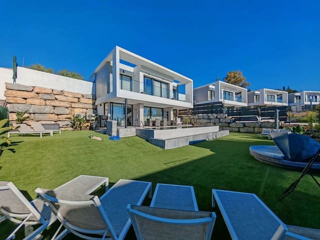 4 quarto Moradia para venda em Valle Romano Golf, Estepona com piscina garagem - 1 300 000 € (Ref: 9797594)