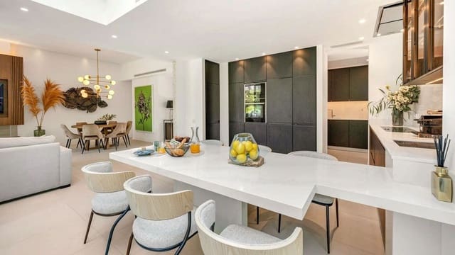 5 soverom Villa til salgs i Bel-Air, Estepona med svømmebasseng garasje - € 2 595 000 (Ref: 9797595)