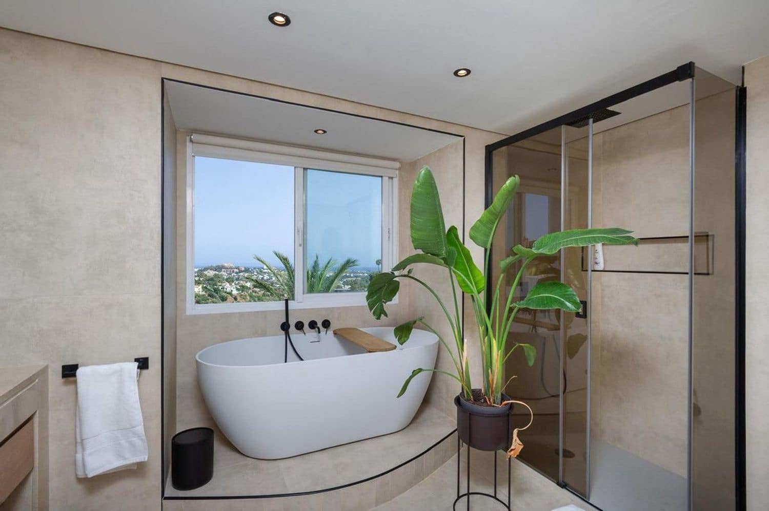 3 soverom Leilighet til salgs i La Quinta med svømmebasseng garasje - € 945 000 (Ref: 9797597)