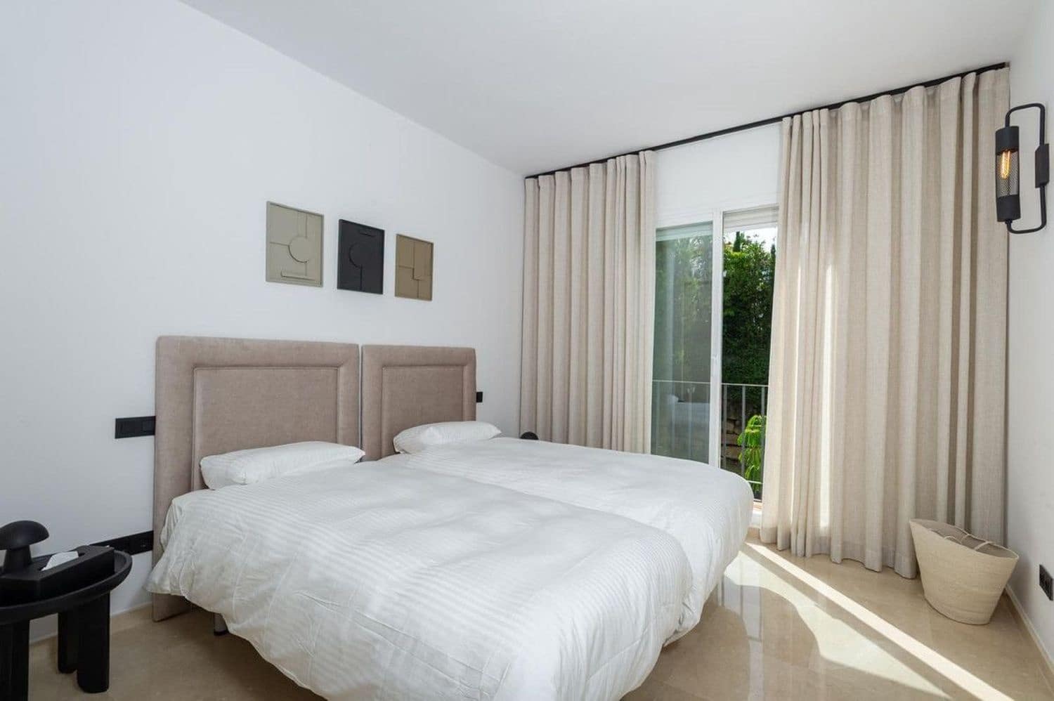 3 soverom Leilighet til salgs i La Quinta med svømmebasseng garasje - € 945 000 (Ref: 9797597)