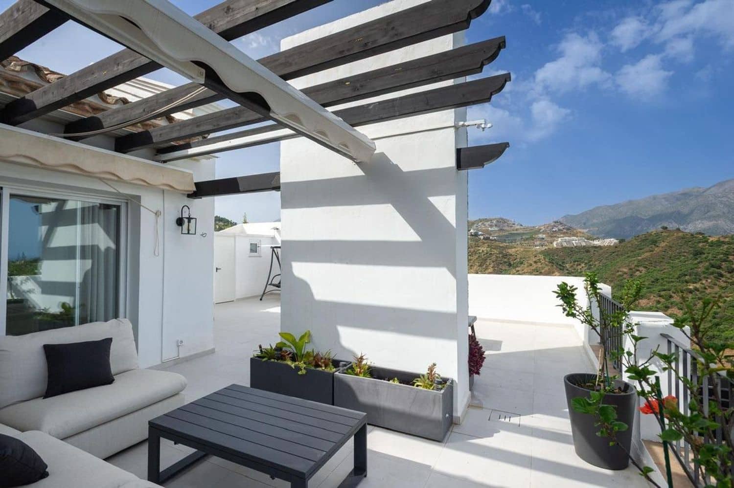 3 soverom Leilighet til salgs i La Quinta med svømmebasseng garasje - € 945 000 (Ref: 9797597)