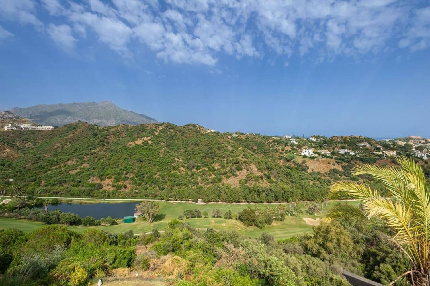 3 soverom Leilighet til salgs i La Quinta med svømmebasseng garasje - € 945 000 (Ref: 9797597)