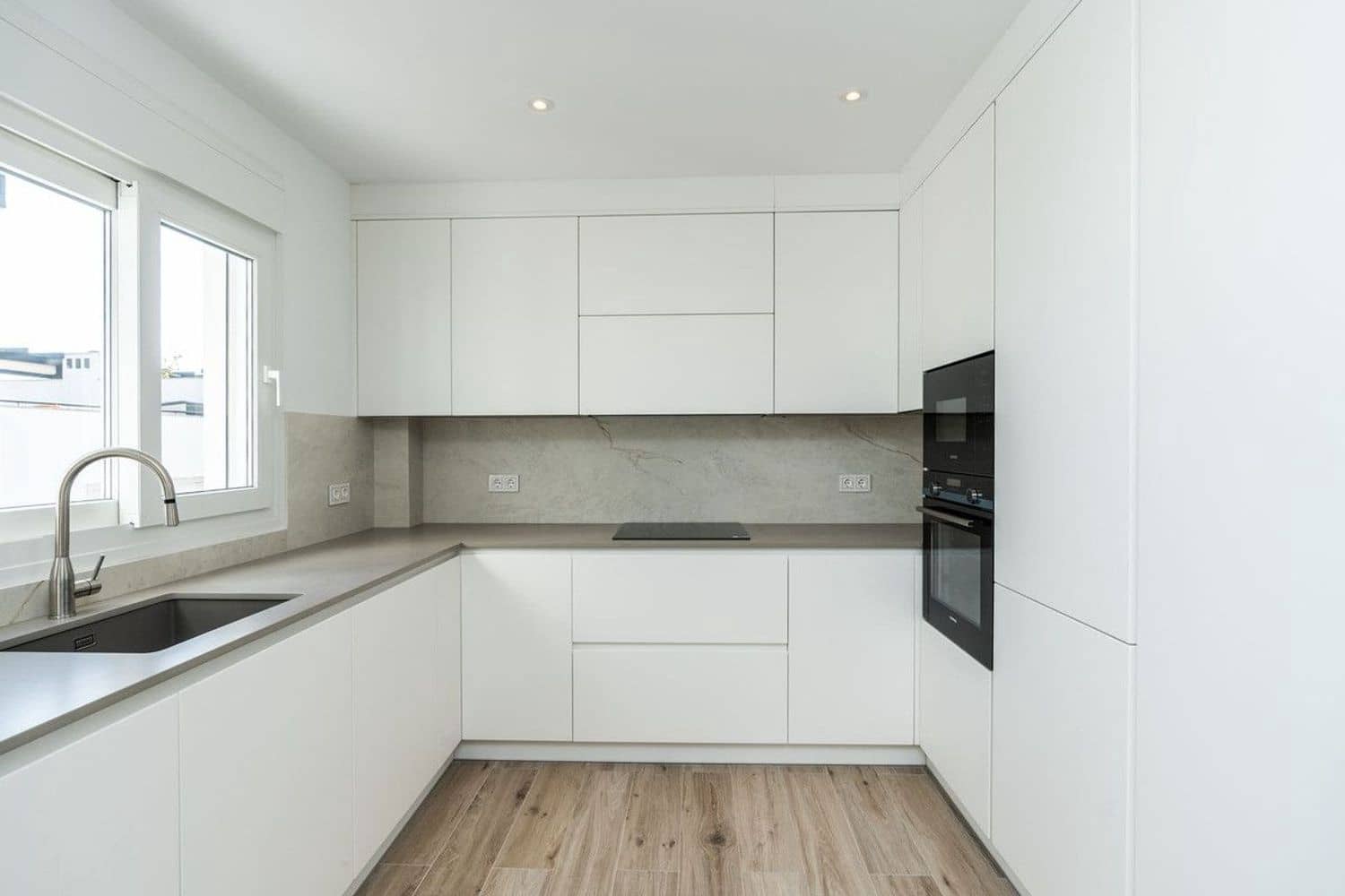 3 soverom Leilighet til salgs i Marbella med svømmebasseng garasje - € 795 000 (Ref: 9797598)