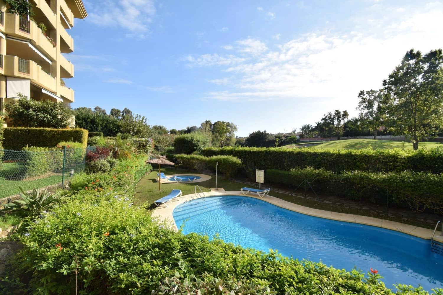 3 soveværelse Lejlighed til salg i San Pedro de Alcantara med swimmingpool garage - € 475.000 (Ref: 9797599)