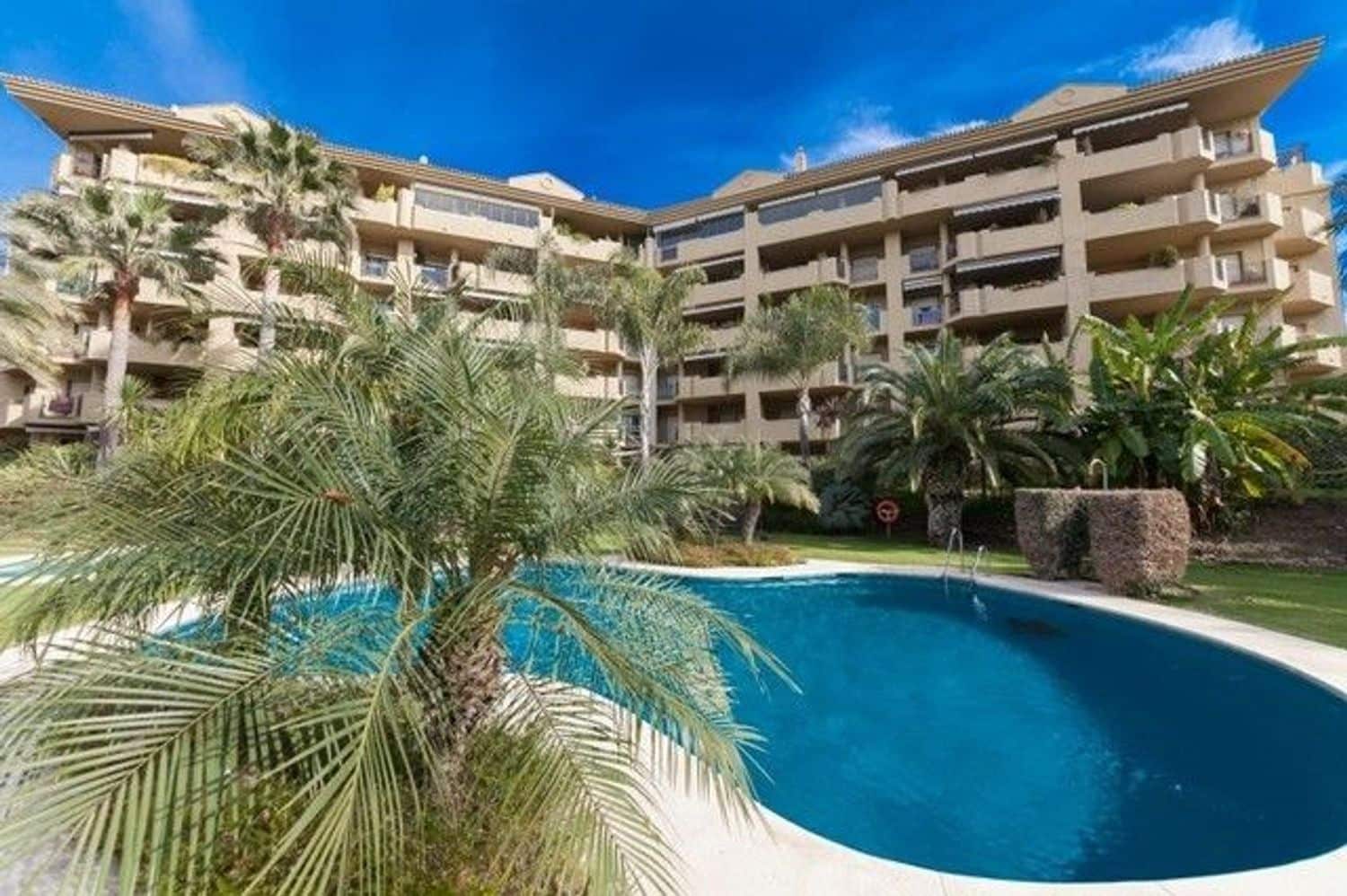 3 soveværelse Lejlighed til salg i San Pedro de Alcantara med swimmingpool garage - € 475.000 (Ref: 9797599)