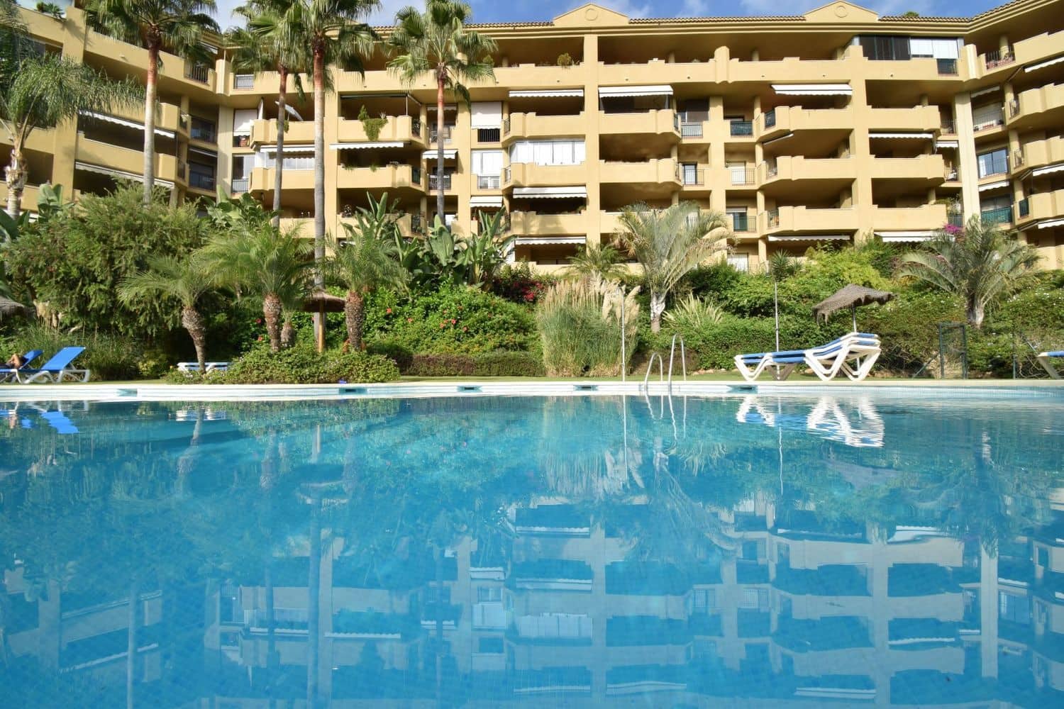 3 soveværelse Lejlighed til salg i San Pedro de Alcantara med swimmingpool garage - € 475.000 (Ref: 9797599)