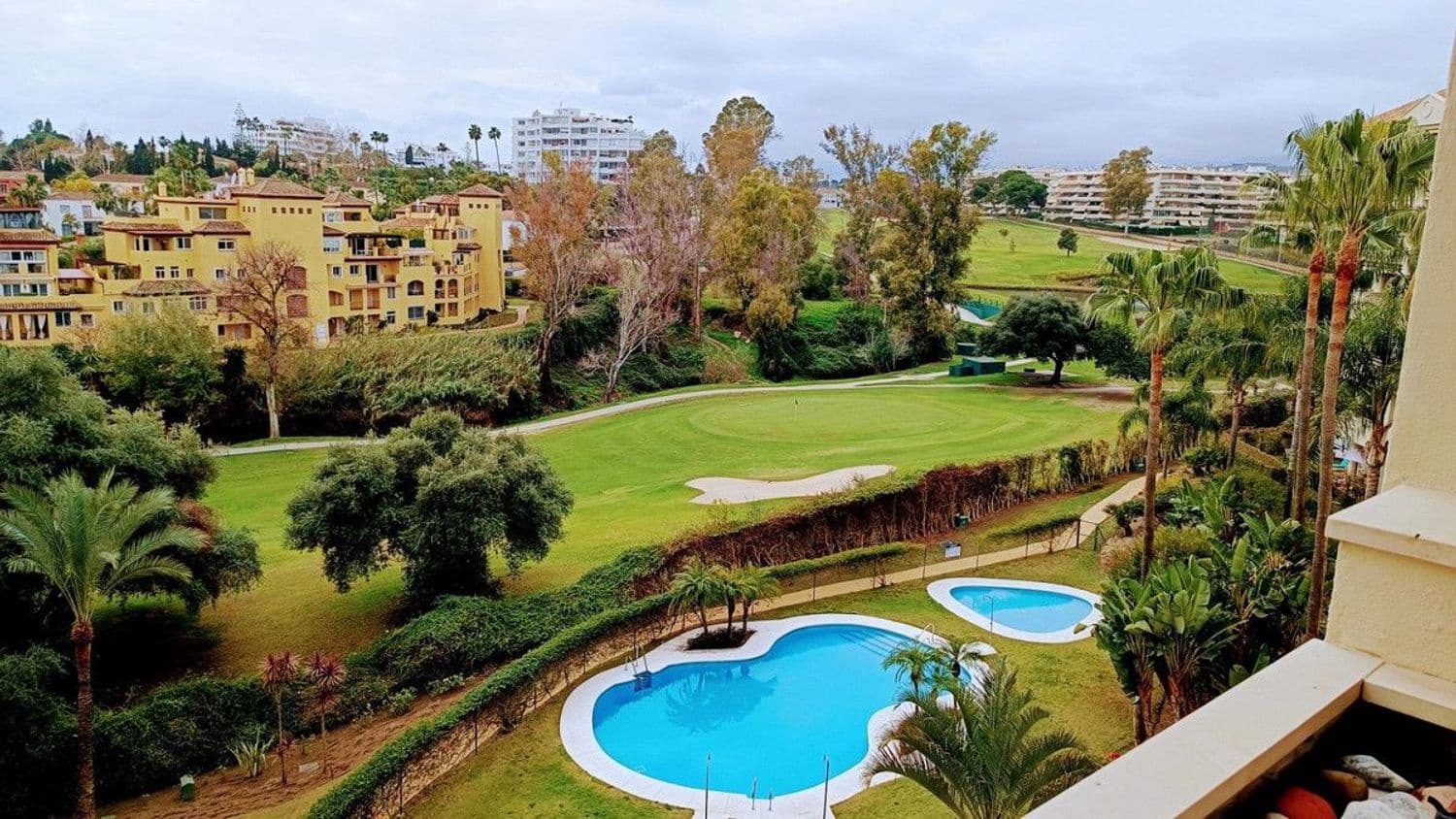 3 soveværelse Lejlighed til salg i San Pedro de Alcantara med swimmingpool garage - € 475.000 (Ref: 9797599)