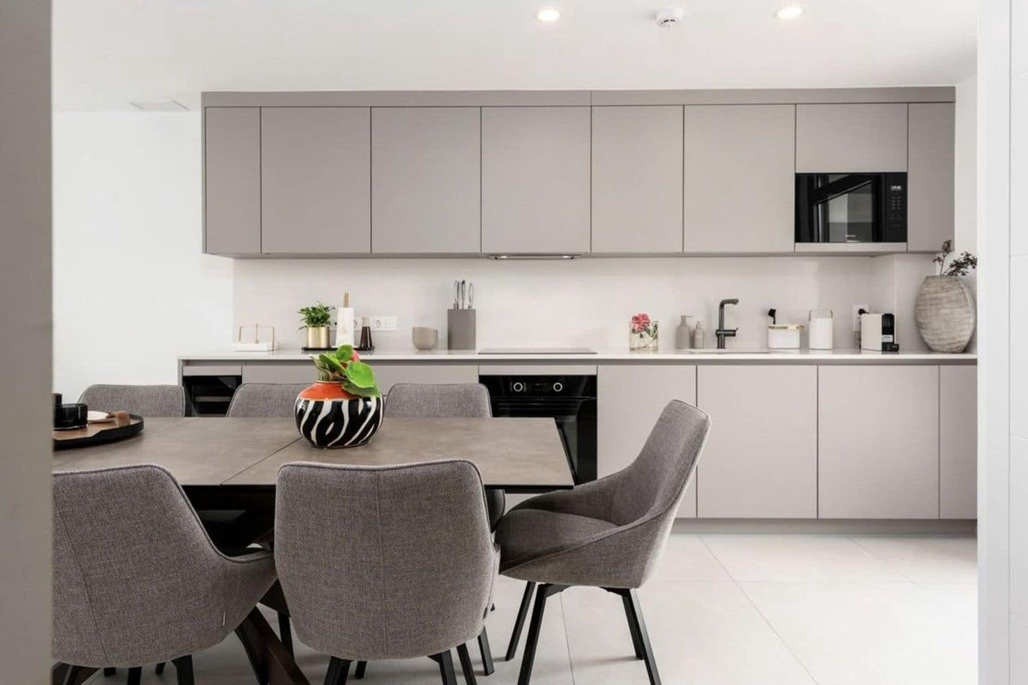 Apartamento de 3 habitaciones en Marbella en venta con piscina garaje - 1.150.000 € (Ref: 9797601)