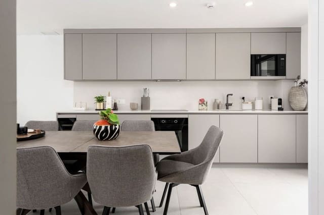 Apartamento de 3 habitaciones en Real de Zaragoza, Marbella en venta con piscina garaje - 1.150.000 € (Ref: 9797601)