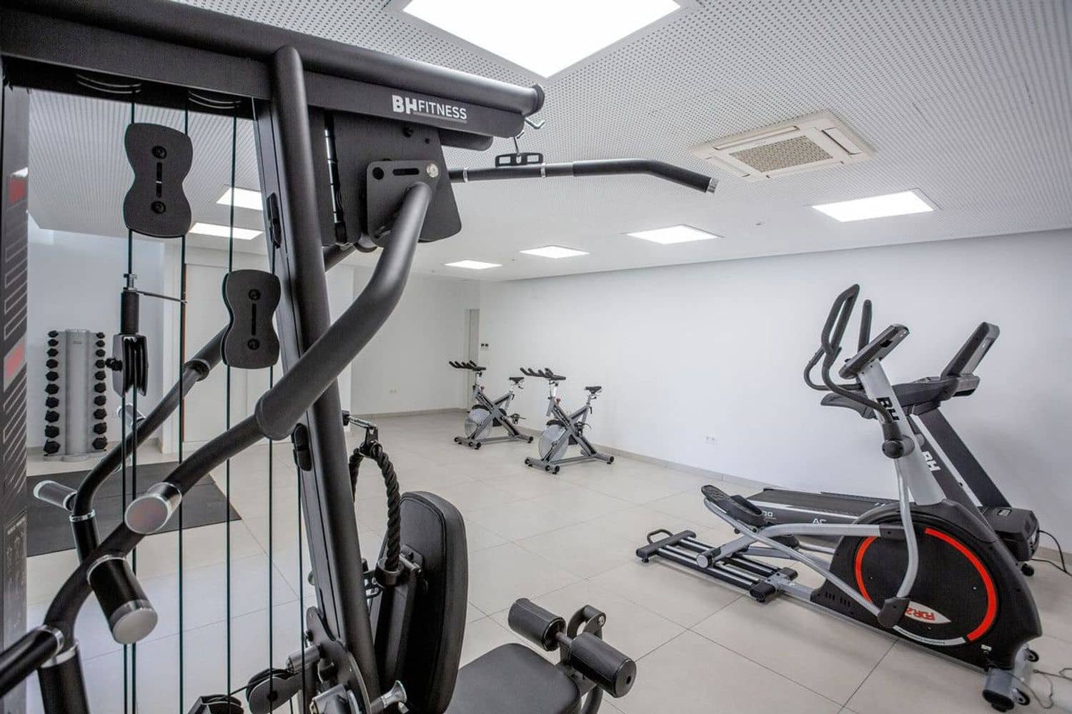 Apartamento de 3 habitaciones en Marbella en venta con piscina garaje - 1.150.000 € (Ref: 9797601)