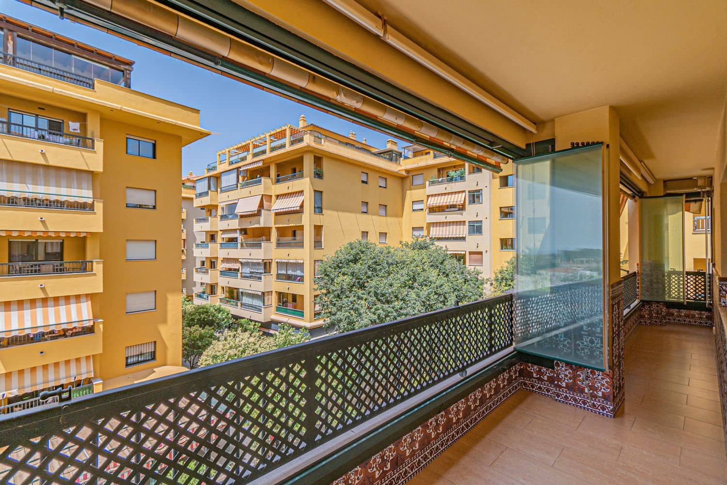 3 quarto Apartamento para venda em San Pedro de Alcantara com piscina garagem - 485 000 € (Ref: 9797602)