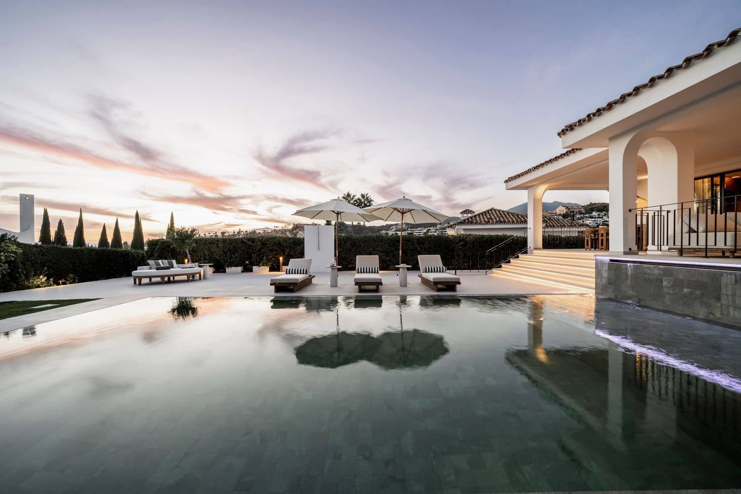 5 soveværelse Villa til salg i Nueva Andalucia med swimmingpool garage - € 5.300.000 (Ref: 9797604)