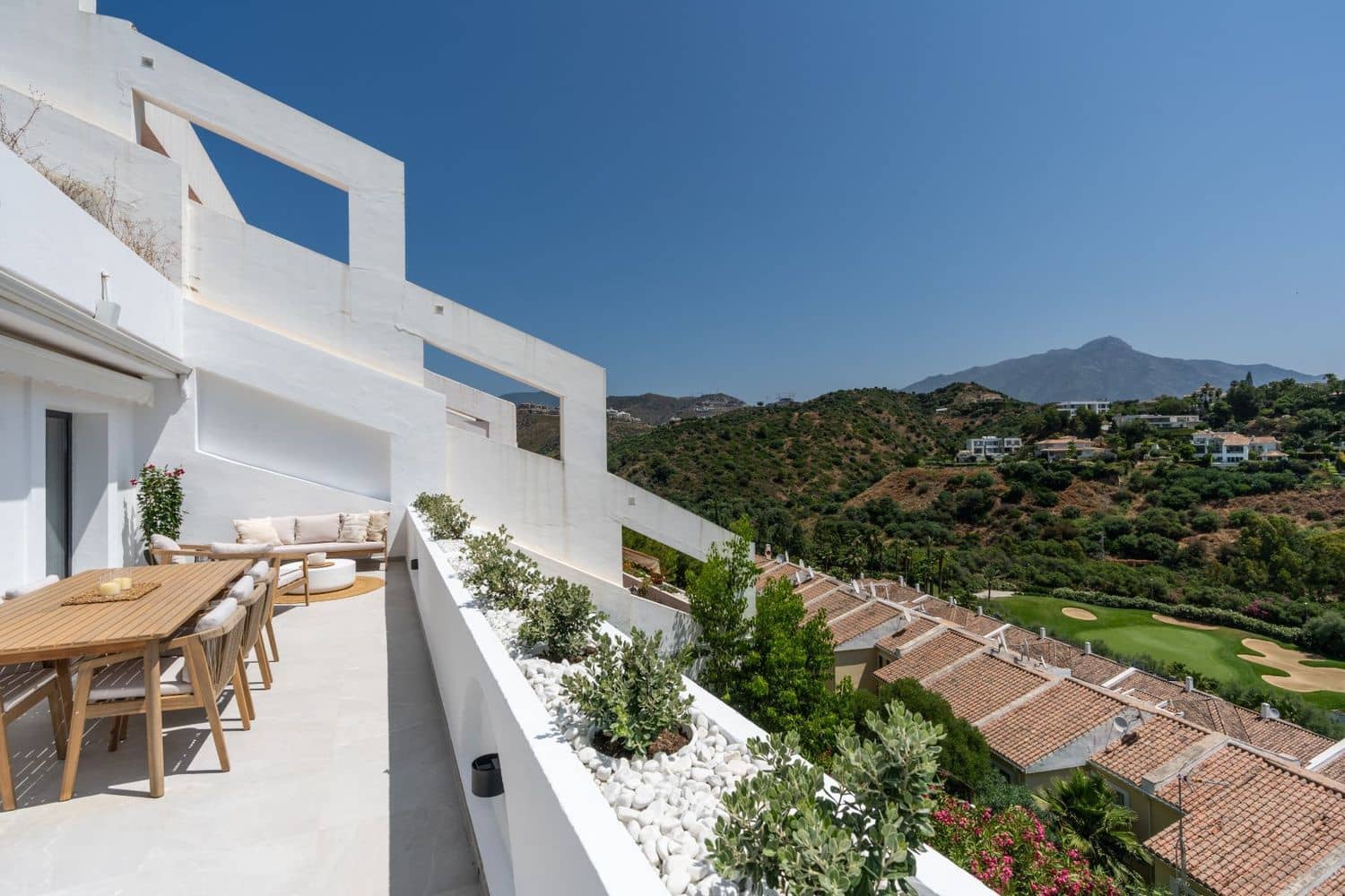 3 chambre Appartement à vendre à La Quinta avec piscine garage - 899 000 € (Ref: 9797607)