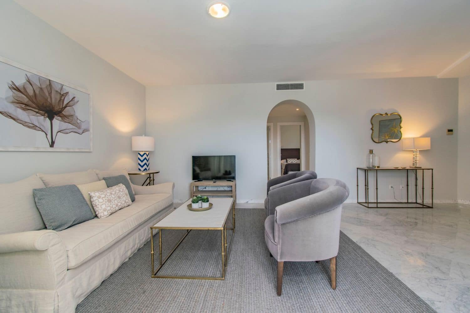 3 quarto Apartamento para venda em Puerto Banus com piscina garagem - 1 500 000 € (Ref: 9797610)