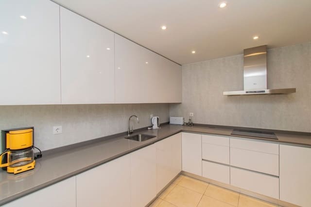 3 quarto Apartamento para venda em Puerto Banus, Marbella com piscina garagem - 1 500 000 € (Ref: 9797610)