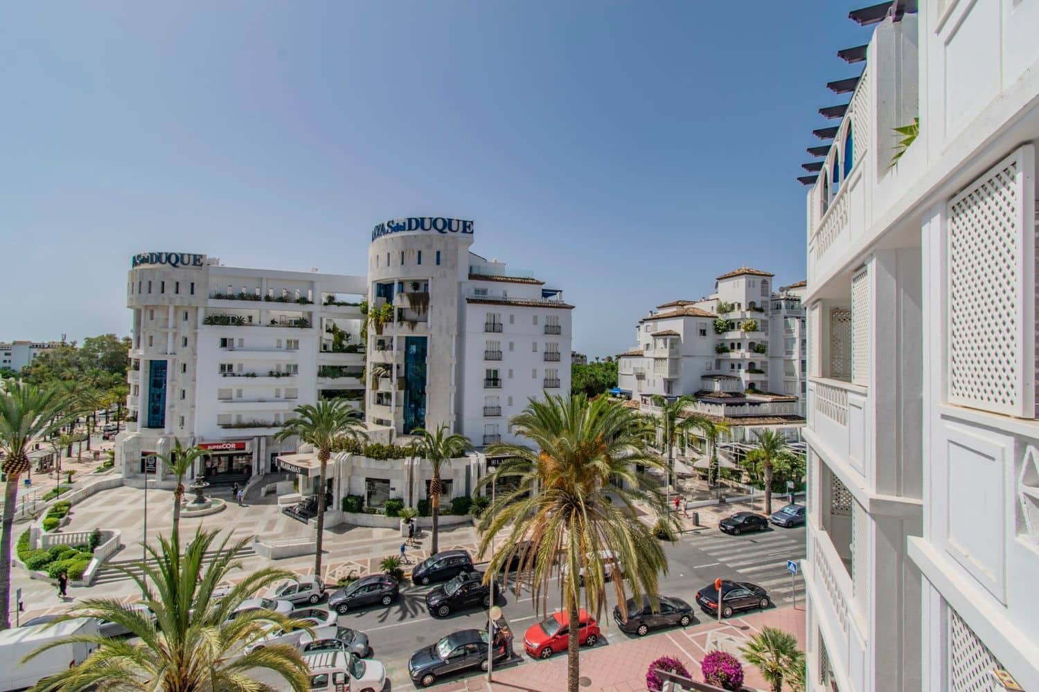 3 quarto Apartamento para venda em Puerto Banus com piscina garagem - 1 500 000 € (Ref: 9797610)