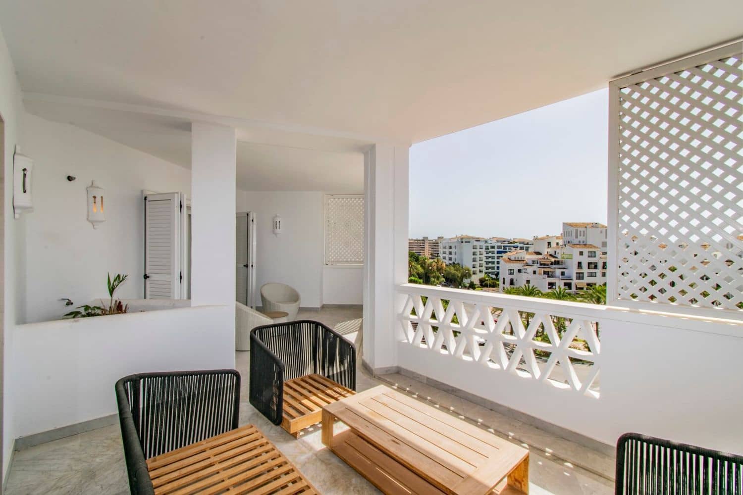 3 quarto Apartamento para venda em Puerto Banus com piscina garagem - 1 500 000 € (Ref: 9797610)