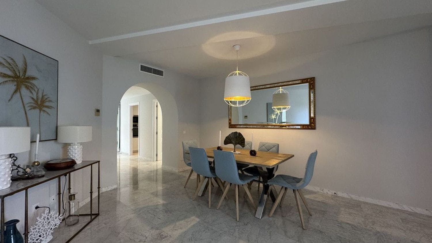 3 quarto Apartamento para venda em Puerto Banus com piscina garagem - 1 500 000 € (Ref: 9797610)