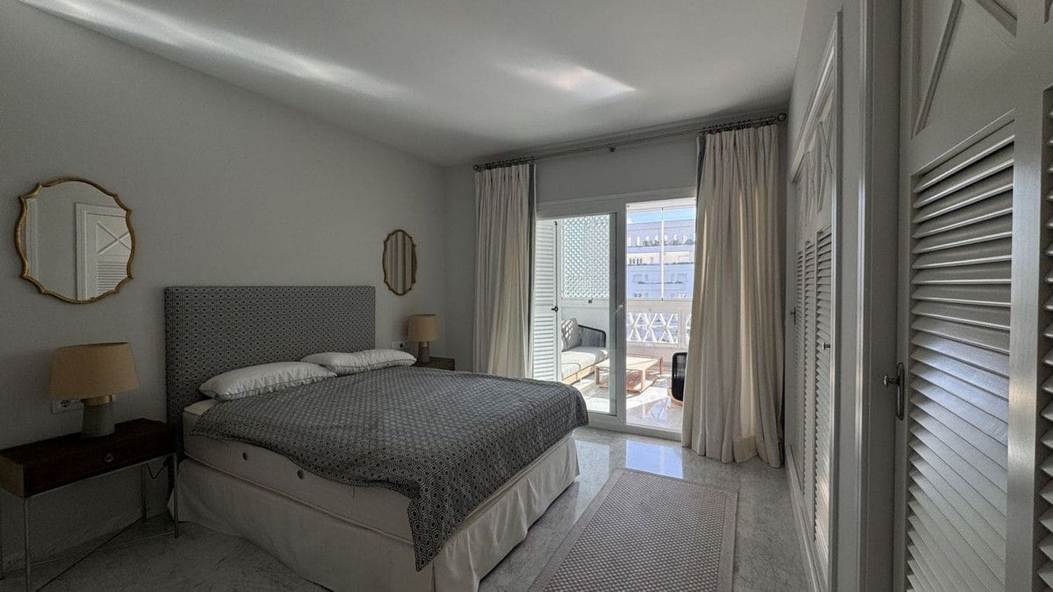 3 quarto Apartamento para venda em Puerto Banus com piscina garagem - 1 500 000 € (Ref: 9797610)