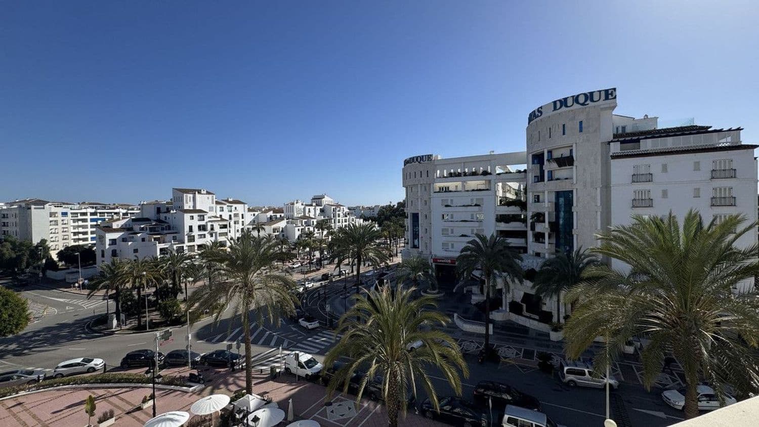 3 quarto Apartamento para venda em Puerto Banus com piscina garagem - 1 500 000 € (Ref: 9797610)