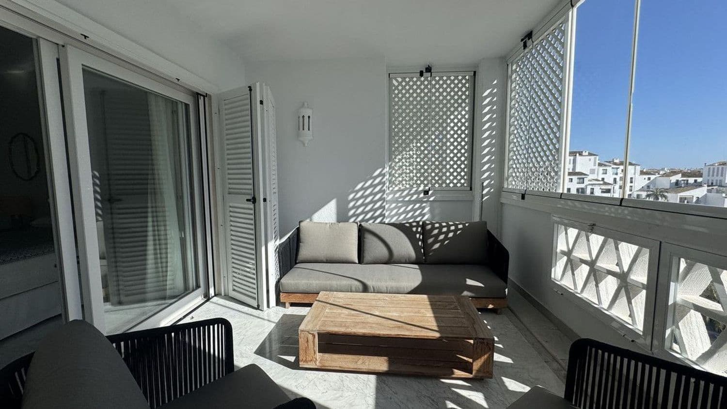 3 quarto Apartamento para venda em Puerto Banus com piscina garagem - 1 500 000 € (Ref: 9797610)