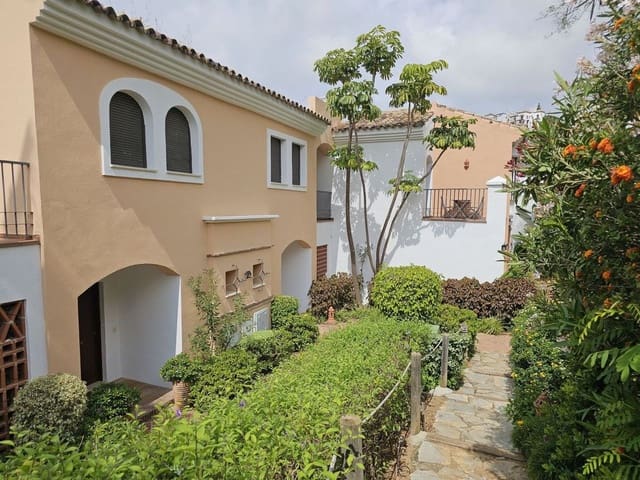 3 quarto Casa em Banda para venda em Los Arqueros - Puerto del Almendro, Benahavís com piscina garagem - 895 000 € (Ref: 9798538)