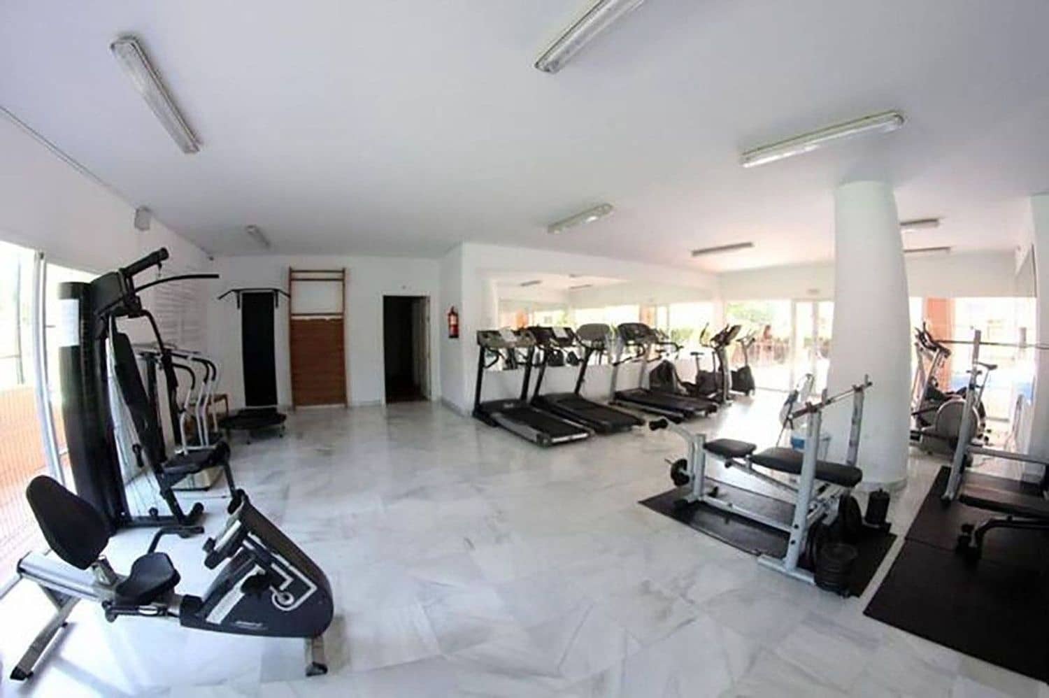 3 quarto Apartamento para venda em New Golden Mile com piscina garagem - 649 000 € (Ref: 9800309)