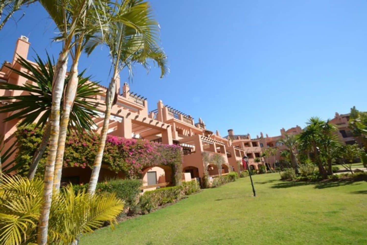 3 quarto Apartamento para venda em New Golden Mile com piscina garagem - 649 000 € (Ref: 9800309)