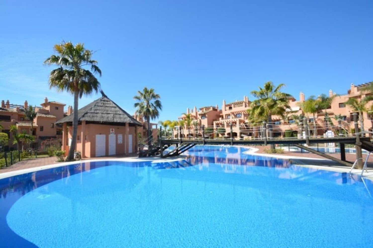 3 quarto Apartamento para venda em New Golden Mile com piscina garagem - 649 000 € (Ref: 9800309)