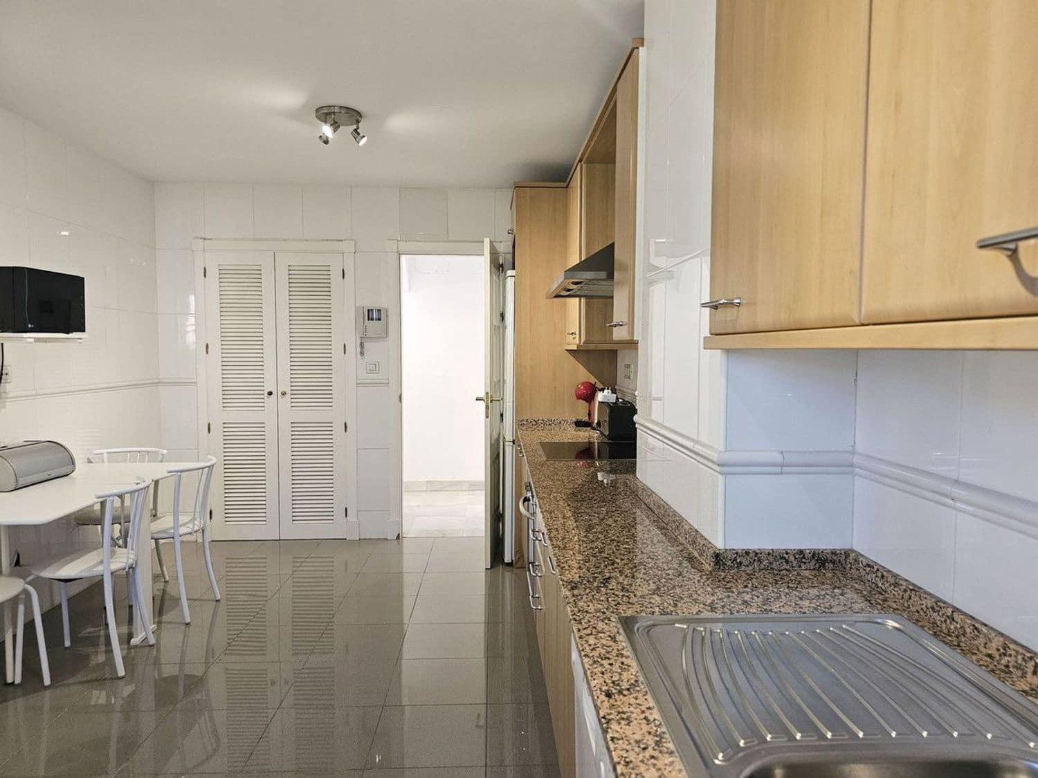 3 quarto Apartamento para venda em New Golden Mile com piscina garagem - 649 000 € (Ref: 9800309)