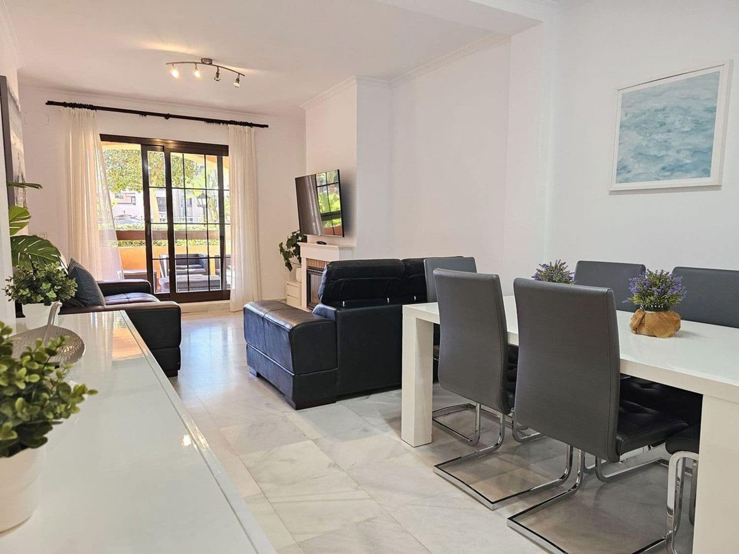 3 quarto Apartamento para venda em New Golden Mile com piscina garagem - 649 000 € (Ref: 9800309)